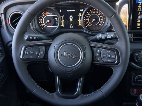 New 2025 Jeep Wrangler Unlimited Rubicon image 11