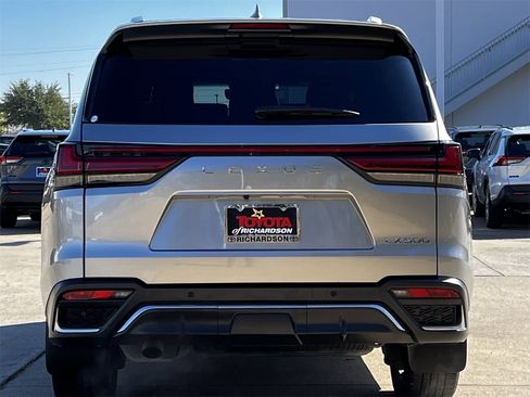 Used 2024 Lexus LX 600 F Sport image 5