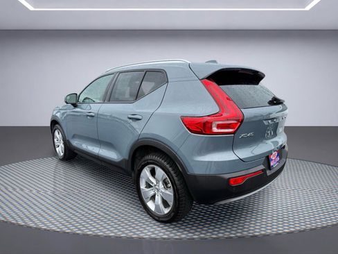 Used 2022 Volvo XC40 T5 Momentum AWD/4WD image 4