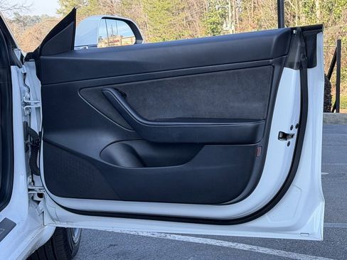 Used 2020 Tesla Model 3 Standard Range Plus image 37