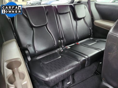 Used 2025 Kia Carnival image 16