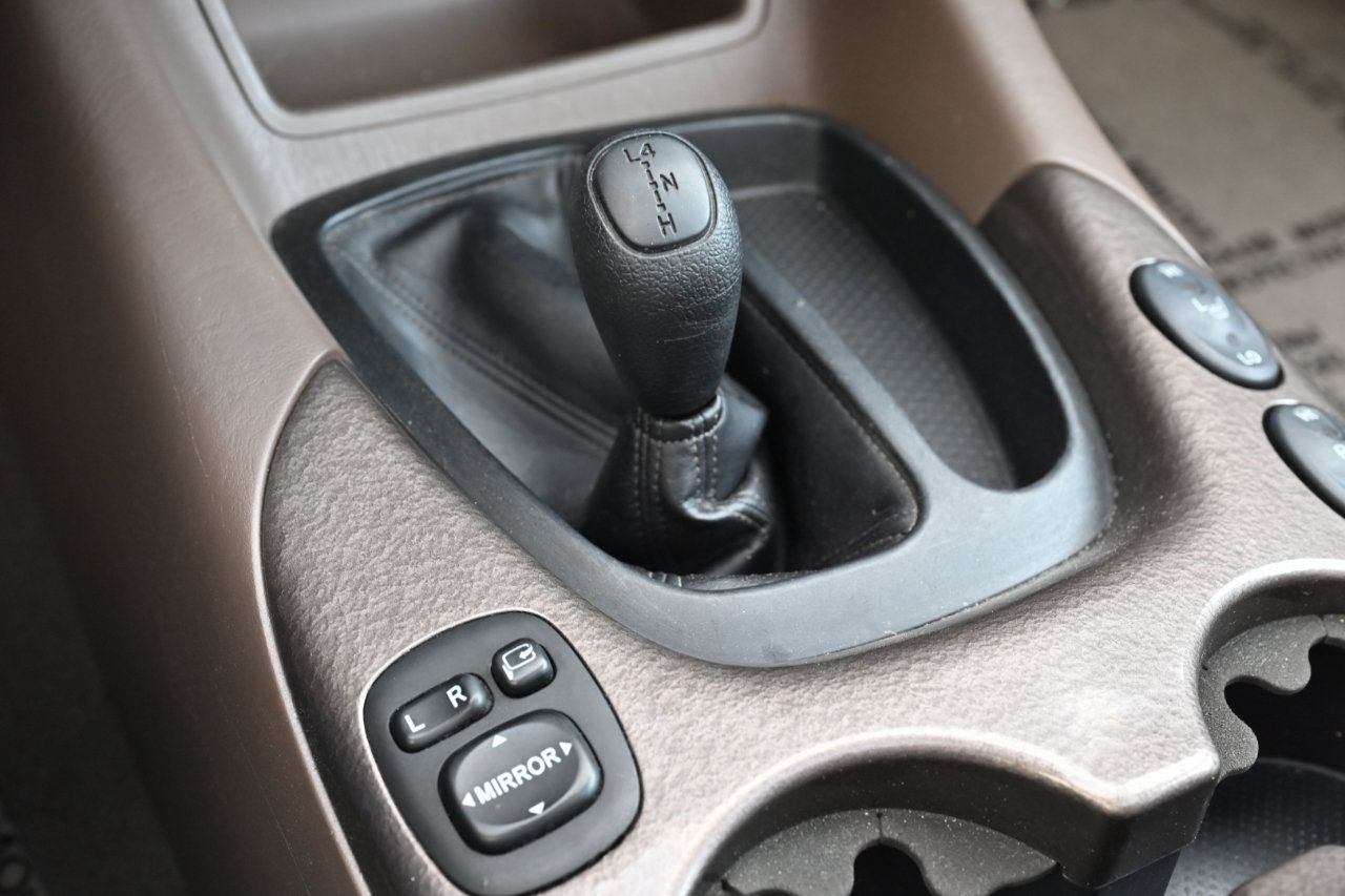 Used 2004 Toyota Sequoia Limited AWD/4WD image 23