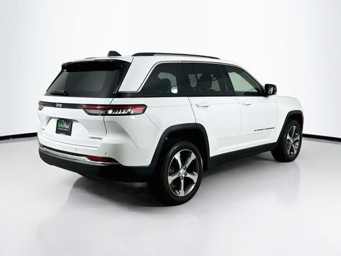 Used 2023 Jeep Grand Cherokee Limited w/ Trailer Tow Prep Group (B) AWD/4WD image 9