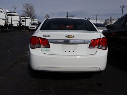 Used 2014 Chevrolet Cruze LS image 16