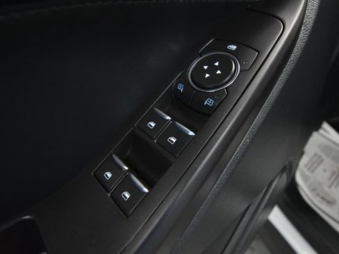 Used 2020 Ford Explorer XLT image 6