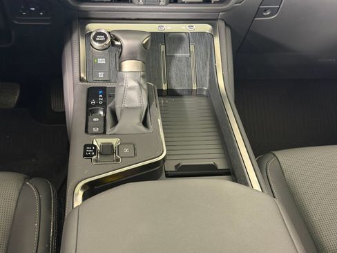 Used 2025 Lexus GX 550 w/ Accessory Package (Z1) AWD/4WD image 17