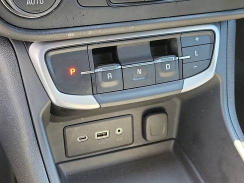 Used 2024 GMC Terrain SLE w/ Driver Convenience Package AWD/4WD image 16