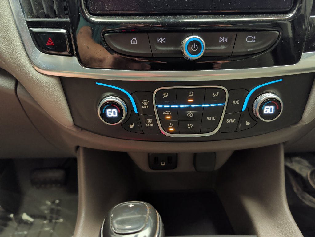 Used 2019 Chevrolet Traverse LT FWD image 21