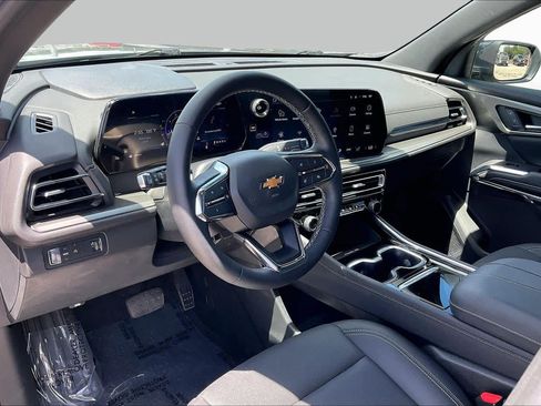 Used 2024 Chevrolet Traverse LT FWD image 18