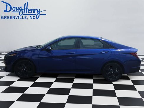 Used 2021 Hyundai Elantra SEL FWD image 2
