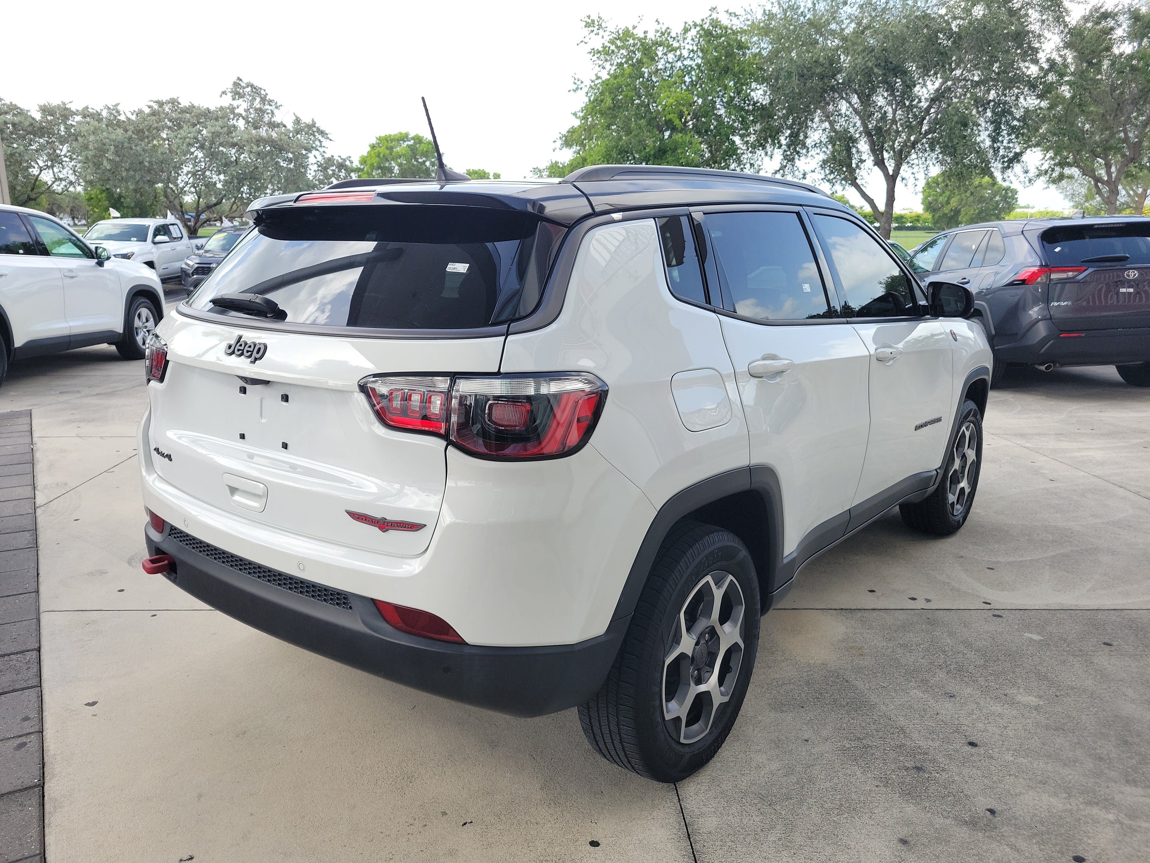 Used 2022 Jeep Compass Trailhawk w/ Trailhawk Convenience Group AWD/4WD image 7