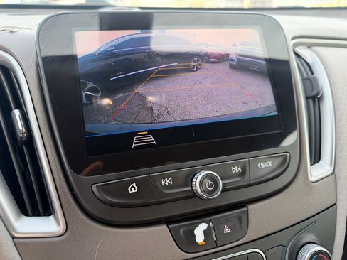 Used 2020 Chevrolet Malibu LS image 43