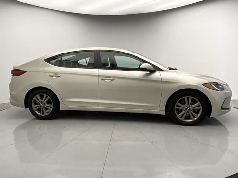 Used 2018 Hyundai Elantra SEL FWD image 6