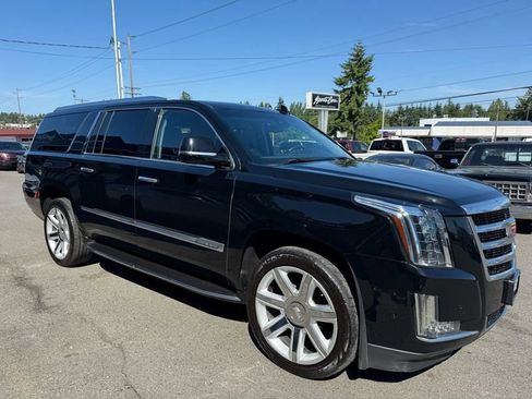 Used 2019 Cadillac Escalade ESV Luxury image 4