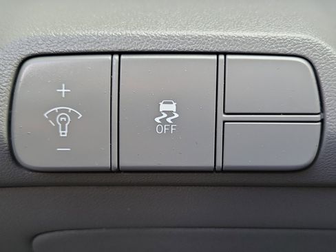 Certified 2024 Hyundai Elantra SEL w/ Convenience Package image 20