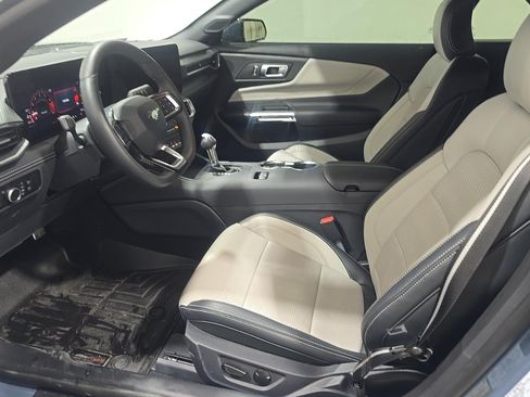 Used 2025 Ford Mustang Premium RWD image 7