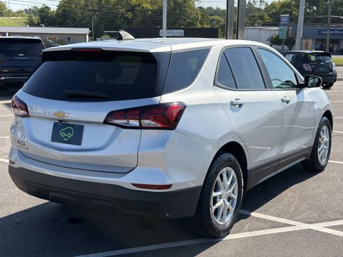 Certified 2022 Chevrolet Equinox LS w/ LS Convenience Package FWD image 7