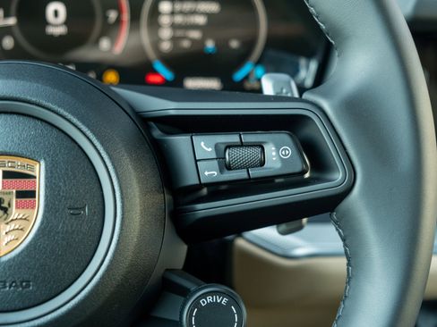 New 2026 Porsche Cayenne image 27