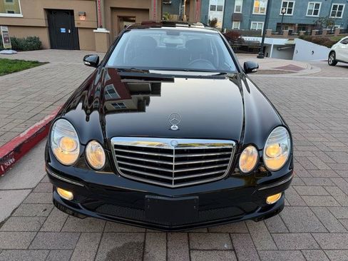 Used 2009 Mercedes-Benz E 550 Sedan image 10