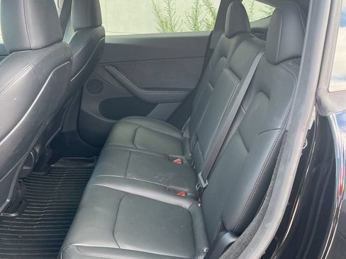 Used 2023 Tesla Model Y Long Range AWD/4WD image 4