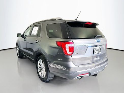 Used 2018 Ford Explorer XLT w/ Equipment Group 202A image 5