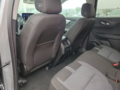 Used 2025 Chevrolet Blazer LT FWD image 11