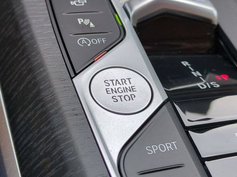 New 2025 BMW 330i Sedan w/ Premium Package RWD image 28