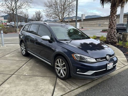 Used 2019 Volkswagen Golf Alltrack SE image 4