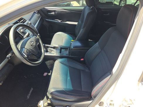 Used 2017 Toyota Camry SE FWD image 10