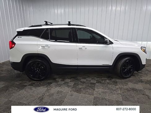 Used 2020 GMC Terrain SLE w/ Driver Convenience Package image 2