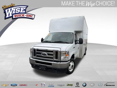 Used 2022 Ford E-450 and Econoline 450 Super Duty w/ Power Windows & Locks Group RWD image 1