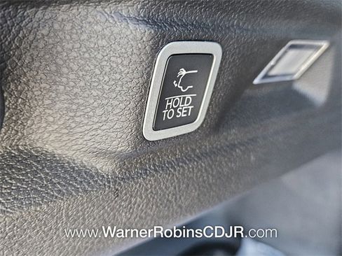 New 2025 Jeep Grand Cherokee L Laredo w/ Luxury Tech Group I image 14