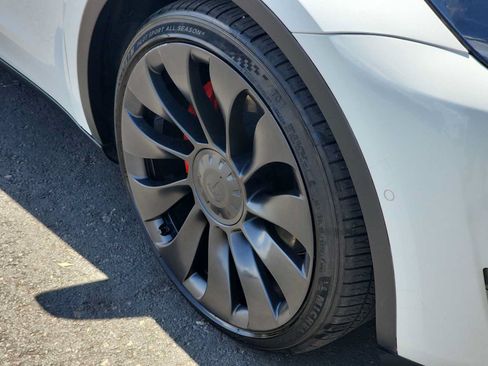 Used 2022 Tesla Model Y Performance AWD/4WD image 12