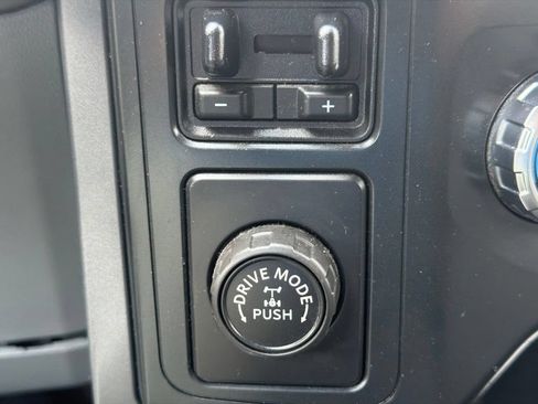 Used 2022 Ford F150 XLT w/ Equipment Group 301A Mid RWD image 16