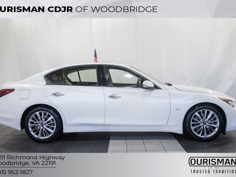 Used 2020 INFINITI Q50 Luxe w/ Essential Package (3.0T Luxe) AWD/4WD image 3