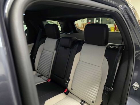 New 2025 Land Rover Discovery Sport Dynamic SE image 19