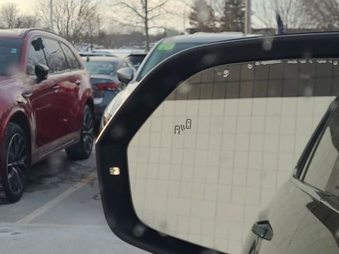 Used 2021 Volkswagen Atlas Cross Sport SE image 26