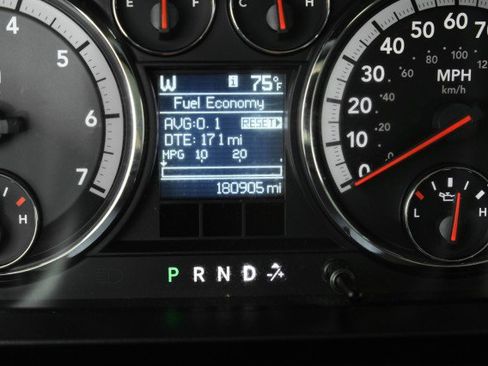 Used 2011 RAM 1500 Classic SLT w/ Remote Start & Security Group image 18