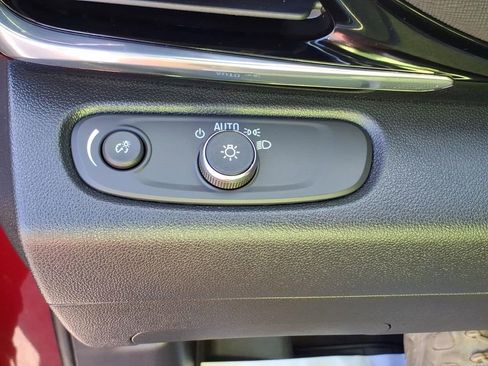 Used 2024 Buick Envista Sport Touring w/ Convenience I Package FWD image 18