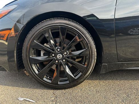 Used 2019 Nissan Maxima SR w/ Premium Package image 24