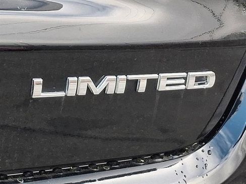 Used 2024 Jeep Compass Limited image 27