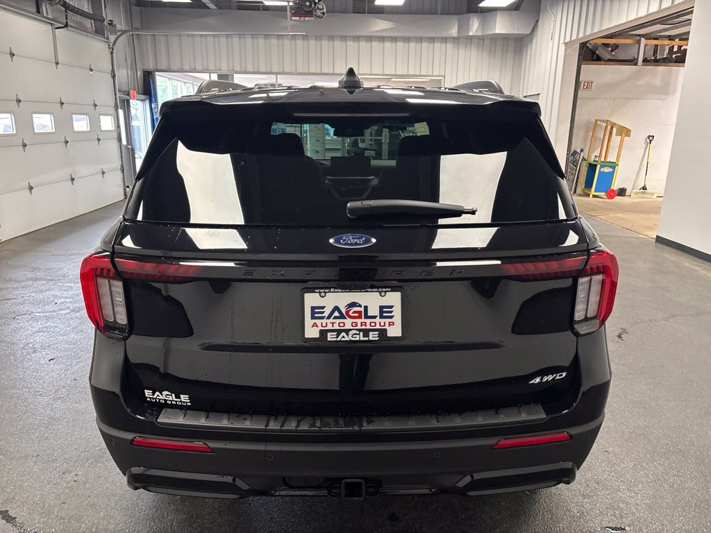 New 2026 Ford Explorer ST-Line w/ ST-Line Street Pack AWD/4WD image 9