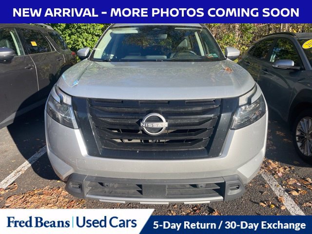 Certified 2024 Nissan Pathfinder SL w/ Black Appearance Package AWD/4WD image 2