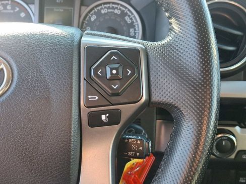 Certified 2017 Toyota Tacoma SR5 image 25