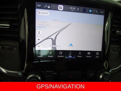 Used 2022 RAM 1500 Laramie AWD/4WD image 15
