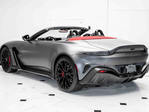 Used 2023 Aston Martin V12 Vantage Roadster image 2