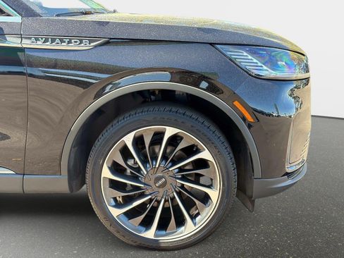 Used 2025 Lincoln Aviator Reserve w/ Equipment Group 201A AWD/4WD image 11