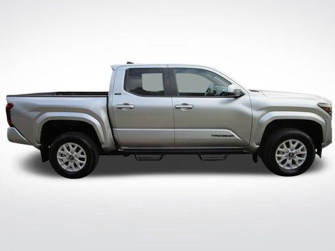Used 2024 Toyota Tacoma SR5 image 6