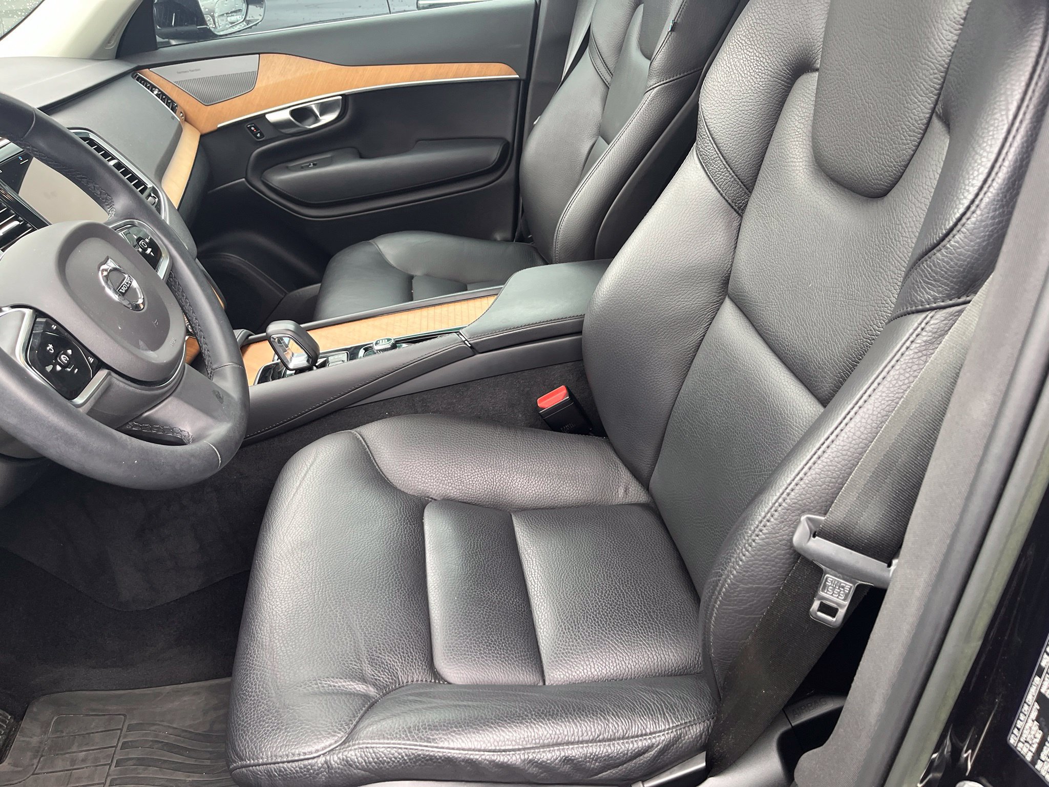 Used 2023 Volvo XC90 B6 Plus w/ Protection Package Premier AWD/4WD image 7