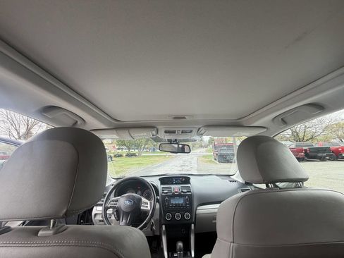 Used 2015 Subaru Forester 2.5i Limited AWD/4WD image 10